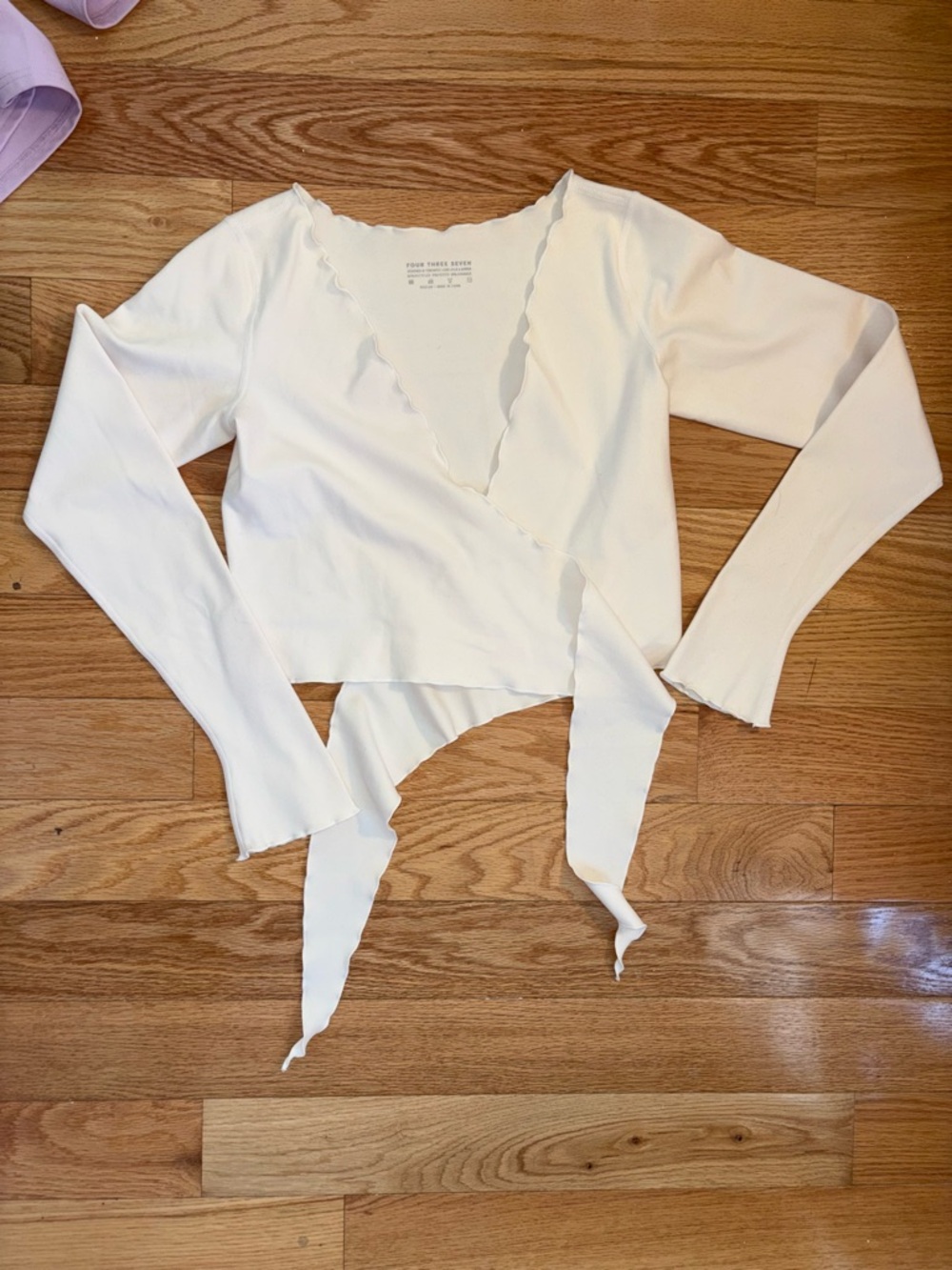 EUC 437 The Onesie + Wrap Top, parfait & cream, medium - Picture 4 of 5